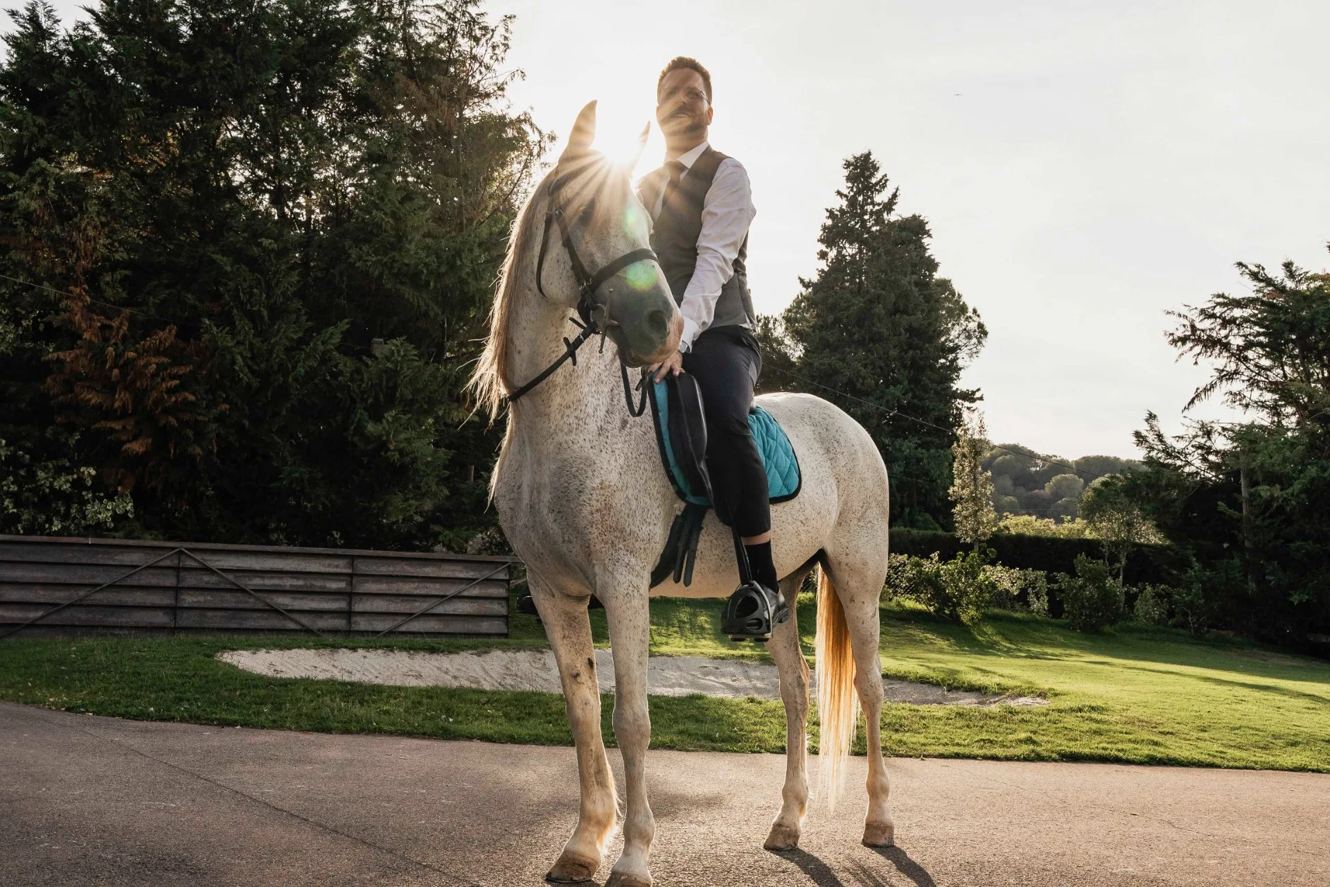 novio a caballo