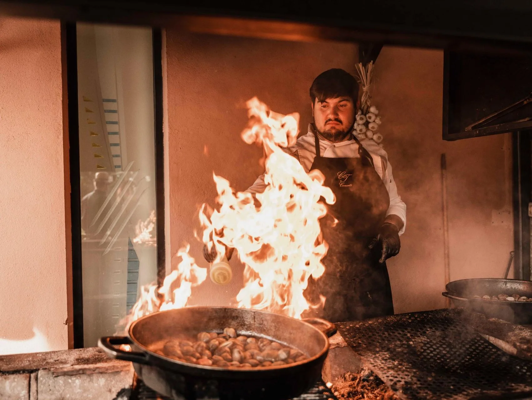 cocinando al fuego